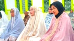 wabup morowali sholat tarawih di desa kolono