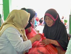 BAZNAS Salurkan 439 Paket Sembako di Ponpes Habib Sholeh