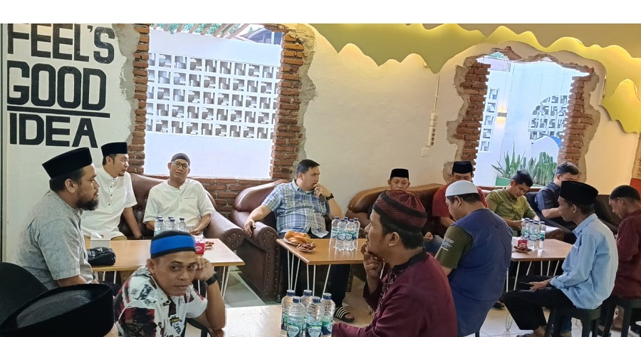 Kajari Tolitoli Undang Puluhan Wartawan Buka Puasa Bersama di Warkop