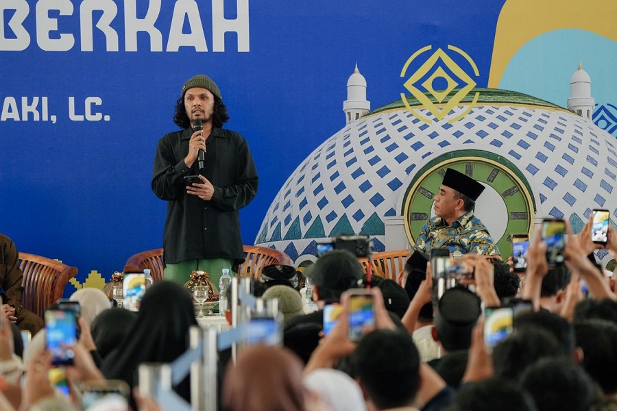 Ribuan Warga Padati Tausiyah Hanan Attaki di Gema Dakwah BERANI Berkah