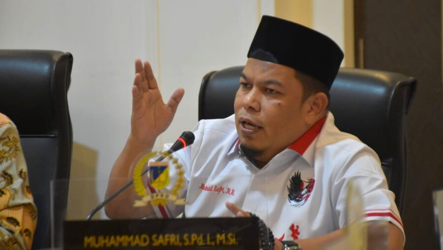muhammad safri luapkan amarah di rdp desak pencabutan izin pt fmi