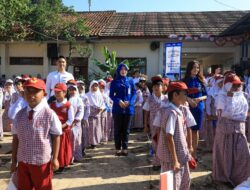 BRI Peduli Gelar Kelas Inspirasi hingga Berbagi Alat Tulis Bagi Siswa SDN 104 Langensari Bandung di Hardiknas 2026