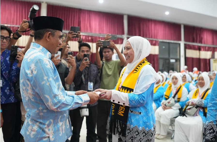Gubernur Anwar Hafid Melepas 1.751 CJH Sulteng: Jaga Niat dan Kesehatan