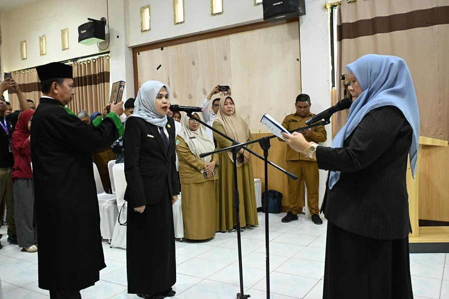 Jumriani Resmi Menjabat Direktur RSUD Undata