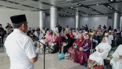 Anwar Hafid Sambut Kedatangan Jemaah Haji Sulteng di Bandara Mutiara SIS Al-Jufri