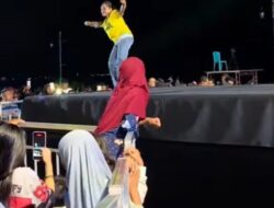 Felista Guncang Panggung Utama HUT ke-23 Halsel, Tampil Stylish dengan Jersey Brazil dan Suara Memukau