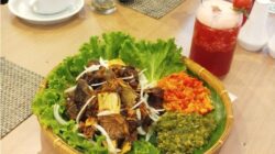 Hotel Santika Palu Perkenalkan Hidangan Kaya Rasa dan Autentik, Sego Sambel Iga Goreng dan Embun Stroberi