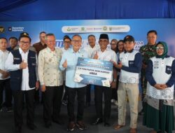 Petani Sigi Terima Bantuan 3 Ton Pupuk dari Menko Pangan