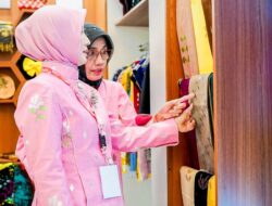 Sulteng Promosikan Produk Unggulan Daerah di HUT Ke-46 Dekranas, Hadirkan Tenun Donggala dan Produk Kriya