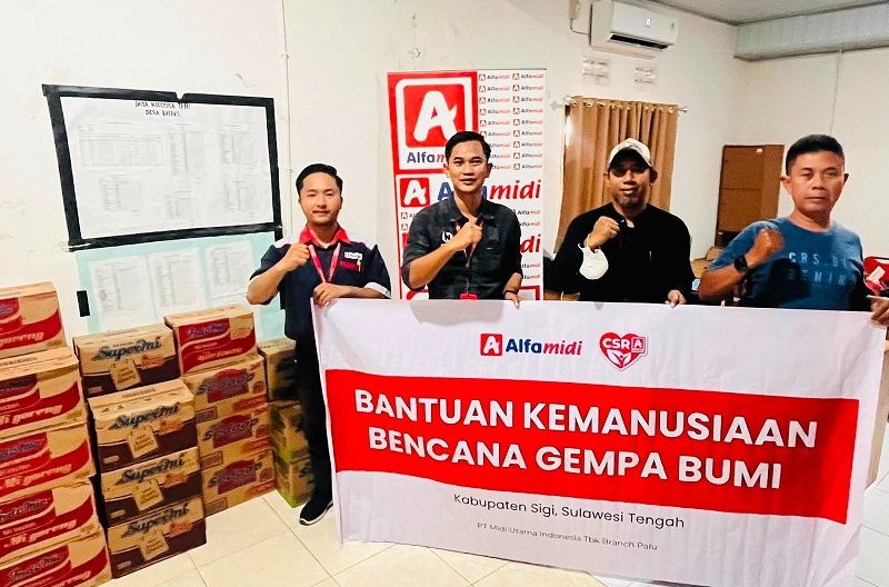 Tanggap Bencana Sigi: Alfamidi Salurkan Bantuan Kemanusiaan untuk Korban Gempa Bumi di Desa Kaleke