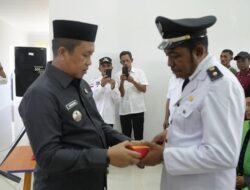 Bupati Morowali Lantik Penjabat Kades Matano, Tekankan Kebersamaan dan Stabilitas