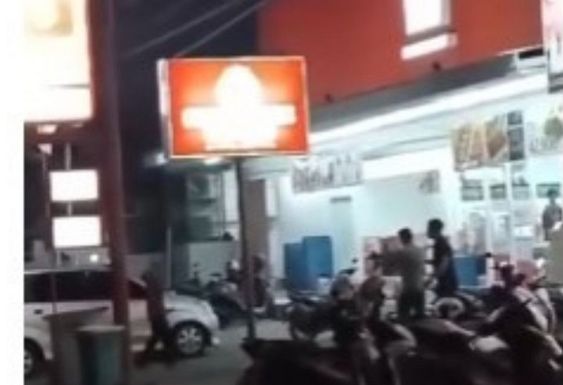 Kronologi Perkelahian Anggota Bidpropam Polda Sulteng - Juru Parkir di Depan Alfamidi Palu