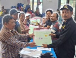 Pemdes Harapan Jaya Morowali Salurkan SHM Warga Setelah Dikembalikan PT PSL