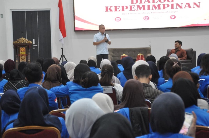 Dialog Kepemimpinan Mahasiswa FKIP Untad, Hadianto: Kekuasaan Adalah Amanah