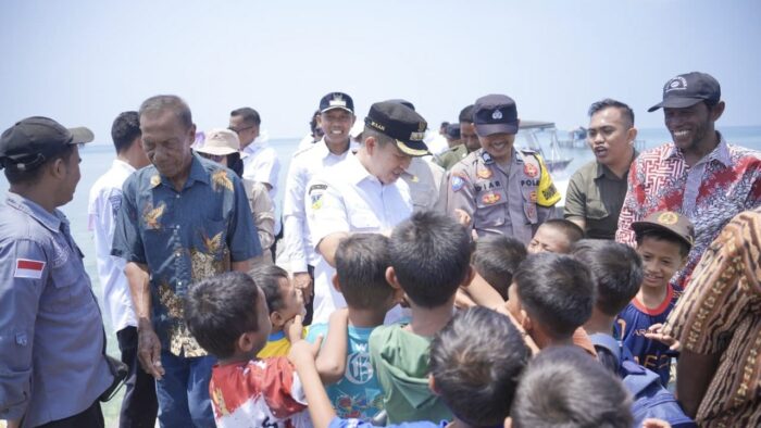 Bupati Morowali di pulau janjikan kesetaraan. Foto: Aditama.